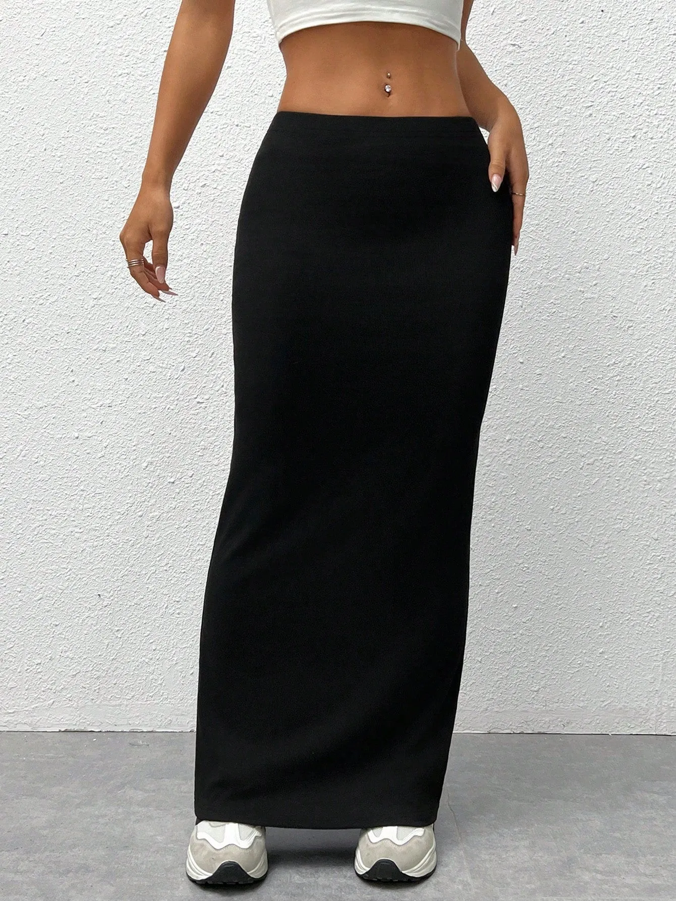 Cherry Vibes Falda de punto negra ajustada a la rodilla