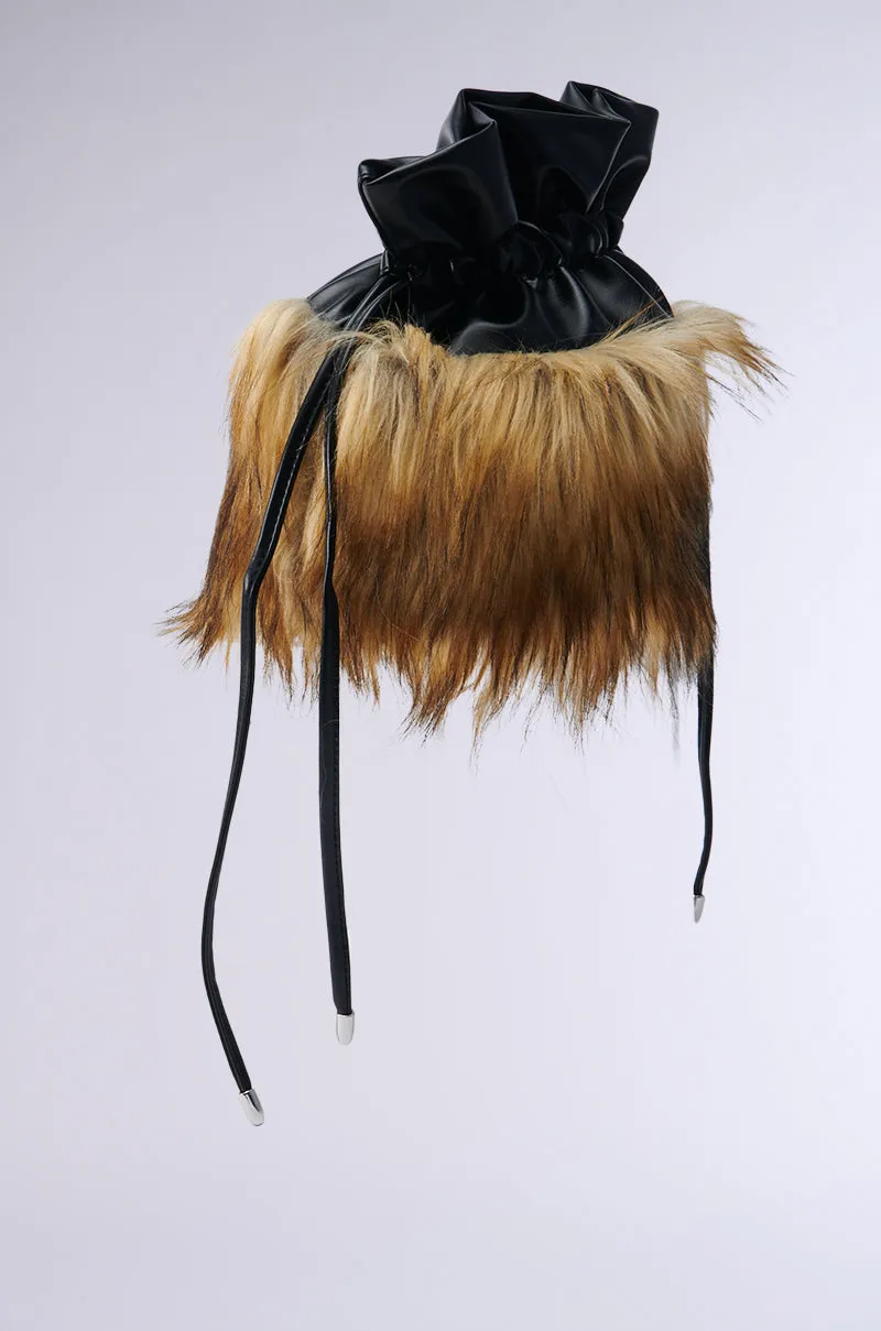 GRACELLE BUCKET BAG