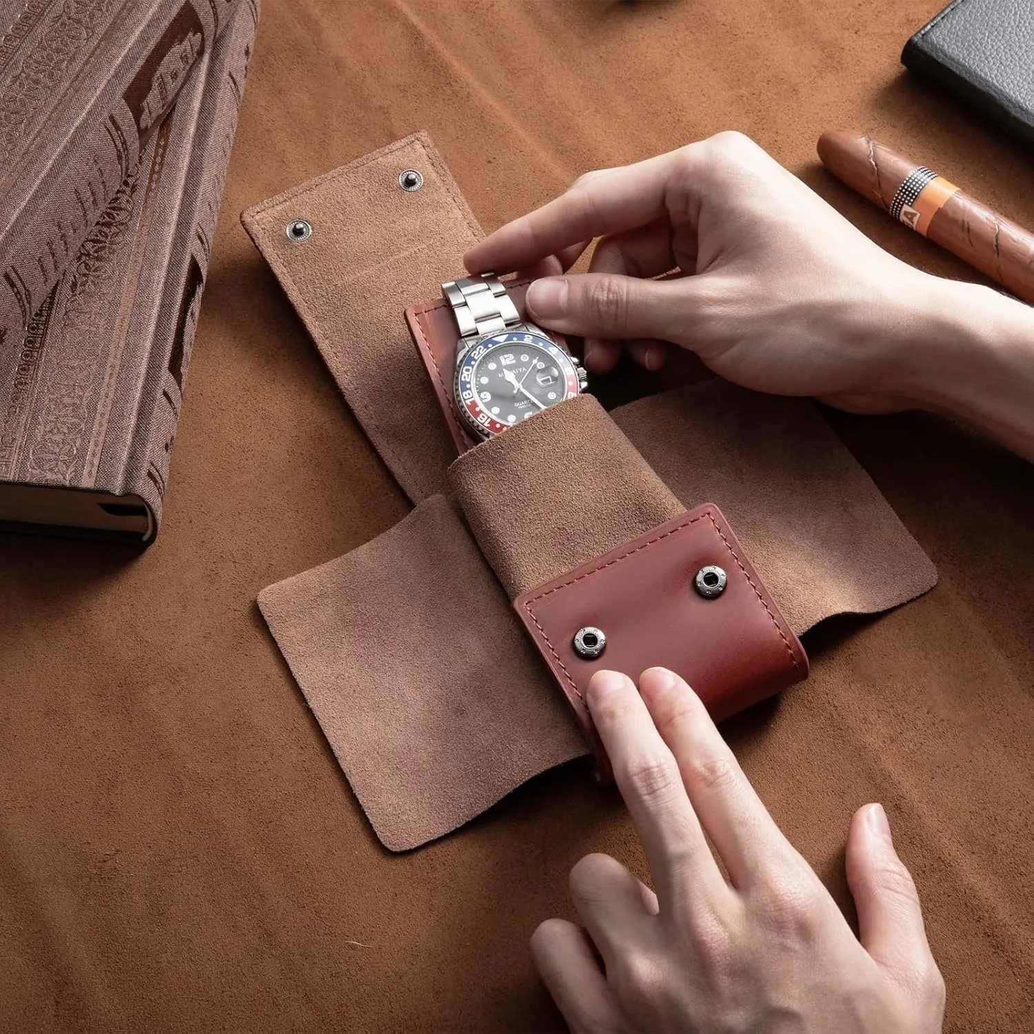 Leather Watch Pouch - Portable Travel Pouch with Suede Lining and Leather Inserts, Single Watch Case for Lovers Gift (Brown)
