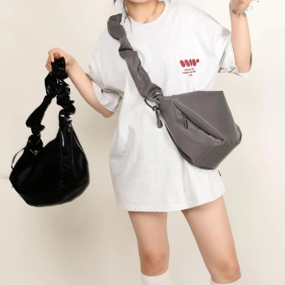 Single Shoulder Crossbody Bag for Women Cloud Shape Handbag and Purse Nylon Hobo Bag (Black)