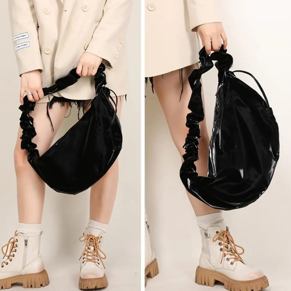 Single Shoulder Crossbody Bag for Women Cloud Shape Handbag and Purse Nylon Hobo Bag (Black)