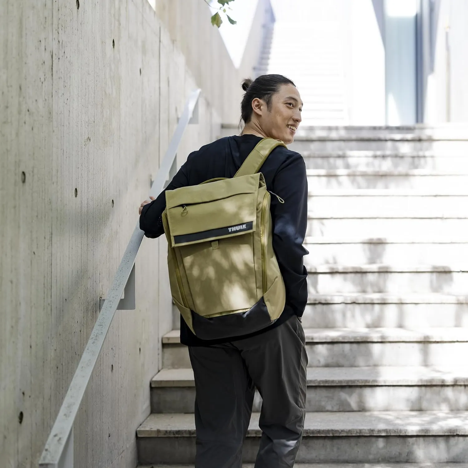 Thule Paramount 27L Backpack - Commuter Backpack - Padded Pocket fits a 16" Laptop, Soft Green