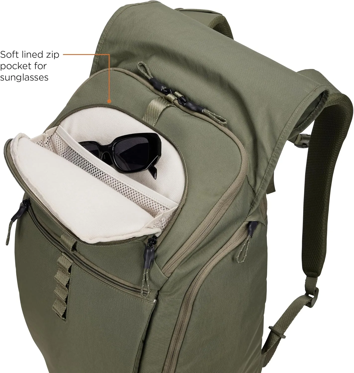 Thule Paramount 27L Backpack - Commuter Backpack - Padded Pocket fits a 16" Laptop, Soft Green