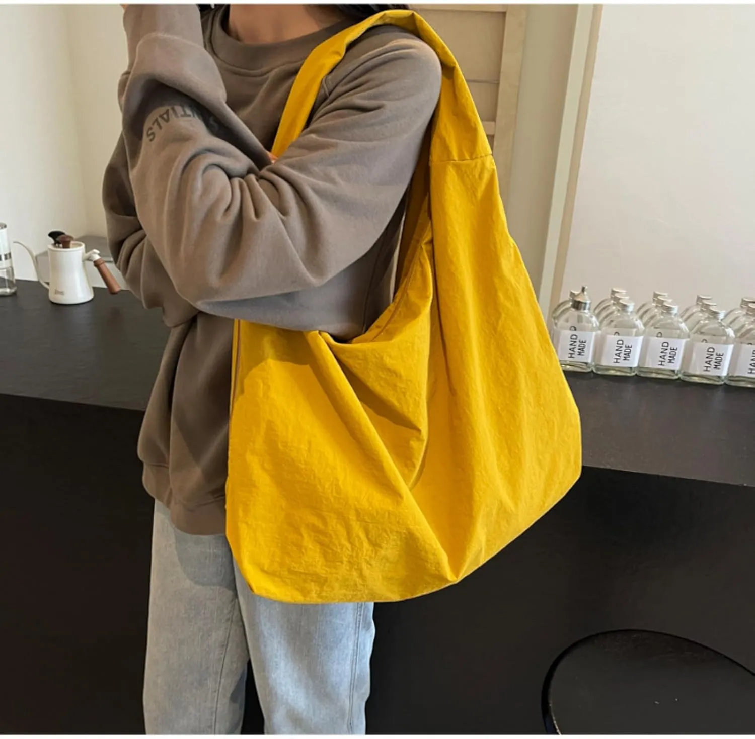 Women Solid Color Draped Tote Bag Large Capacity Nylon Shoulder Purse Versatile Slouchy Hobo Bag Travel Sport