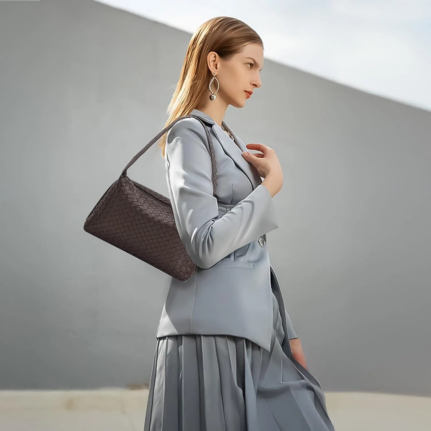Woven Purse for Women,Small Woven Texture Hobo Dumpling Bag,Trendys Vegan Leather Handbag,Holiday Shoulder Bag Gift